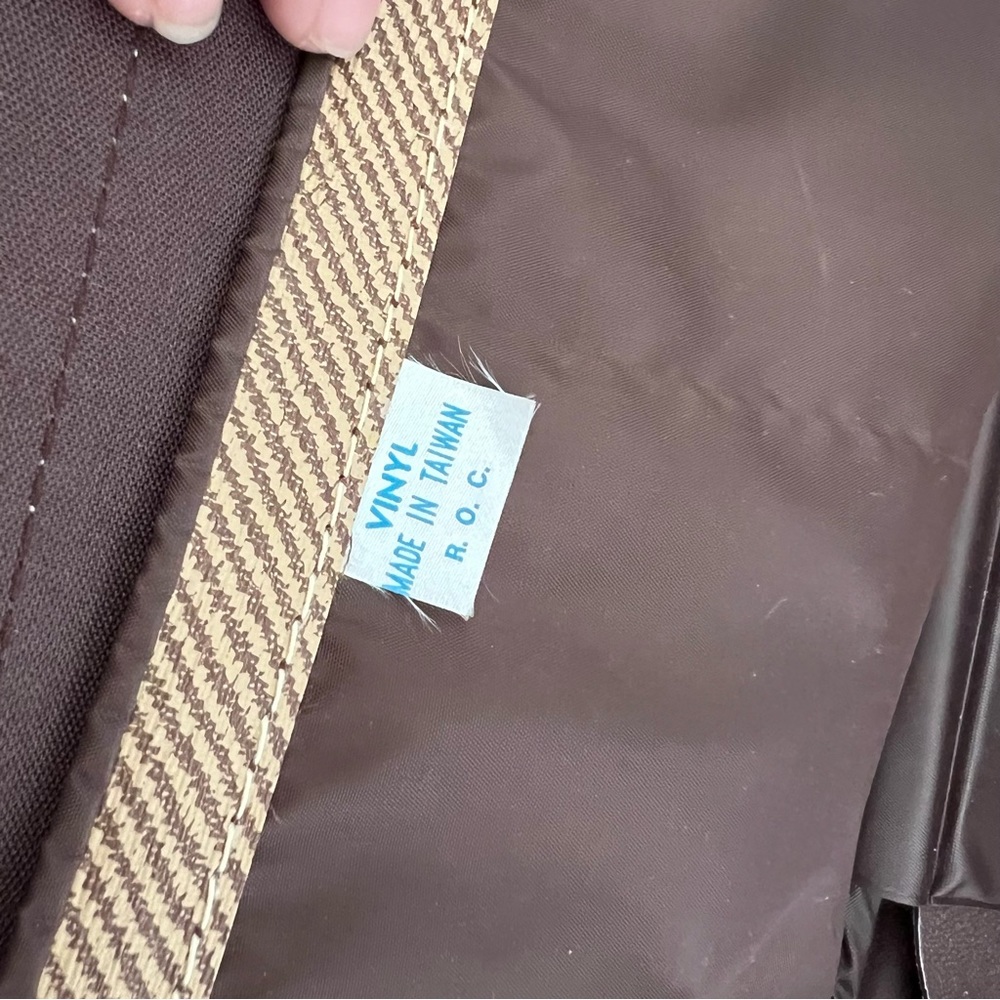 Vintage Luggage/Suitcase 🧳 - Picture 7 of 15
